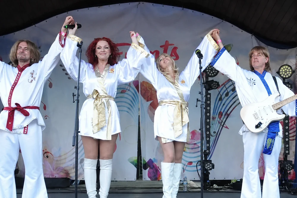 Inferno performing an ABBA tribute set